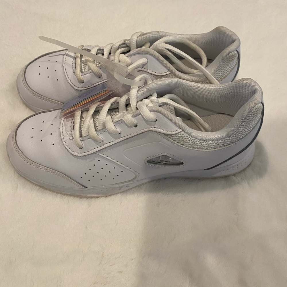 Girls cheerleading shoes